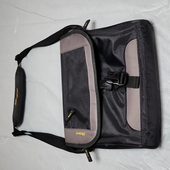 Targus 10.5" Tablet bag - Picture 1 of 7